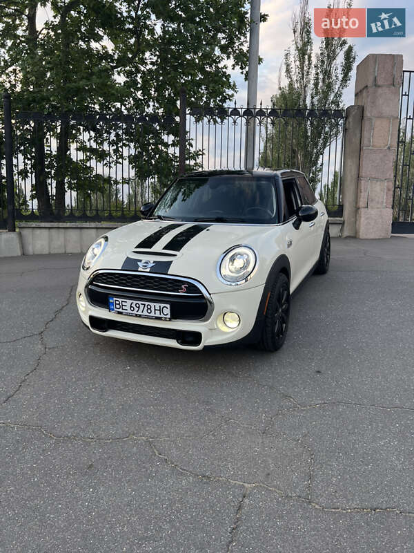 Хетчбек MINI Hatch 2015 в Миколаєві