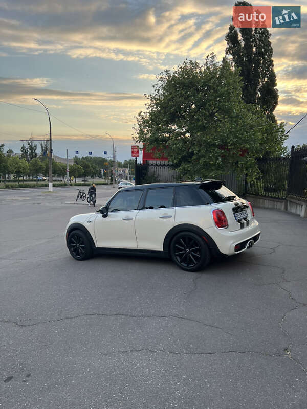 Хетчбек MINI Hatch 2015 в Миколаєві