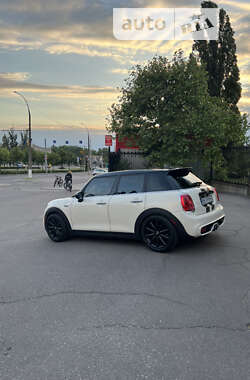 Хэтчбек MINI Hatch 2015 в Николаеве