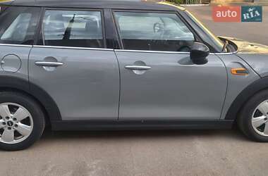 Хэтчбек MINI Hatch 2015 в Киеве