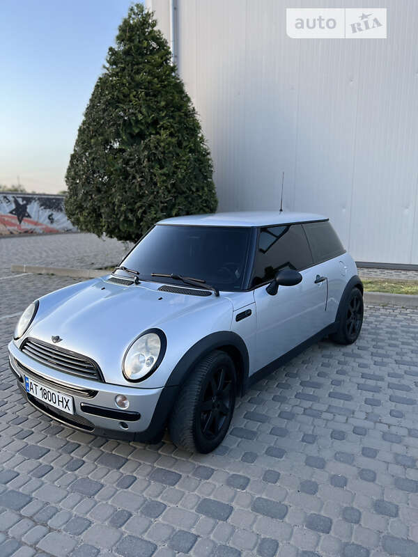 Хэтчбек MINI Hatch 2004 в Ивано-Франковске