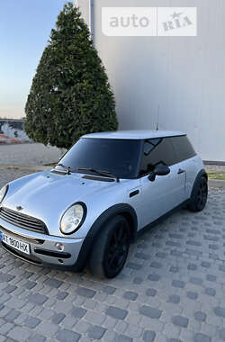 Хэтчбек MINI Hatch 2004 в Ивано-Франковске