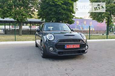 Хэтчбек MINI Hatch 2018 в Киеве