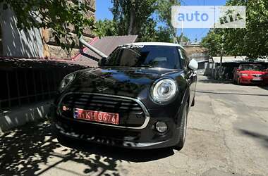 Хэтчбек MINI Hatch 2016 в Одессе