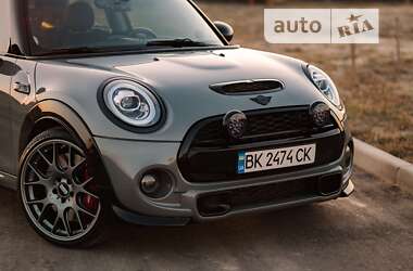 Хэтчбек MINI Hatch 2016 в Ровно