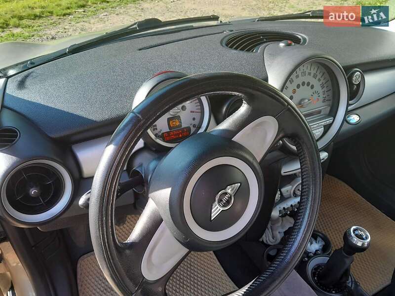 Хетчбек MINI Hatch 2008 в Чернівцях