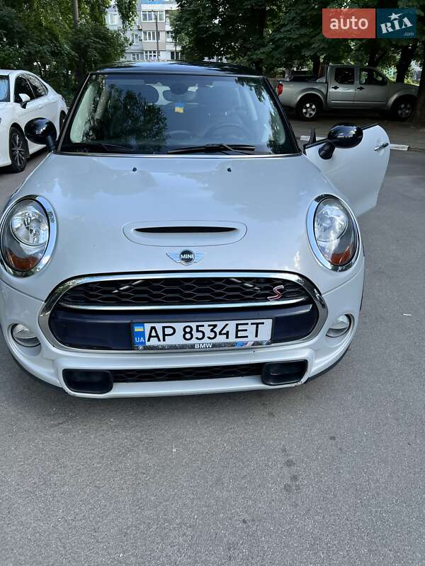 Хетчбек MINI Hatch 2014 в Запоріжжі