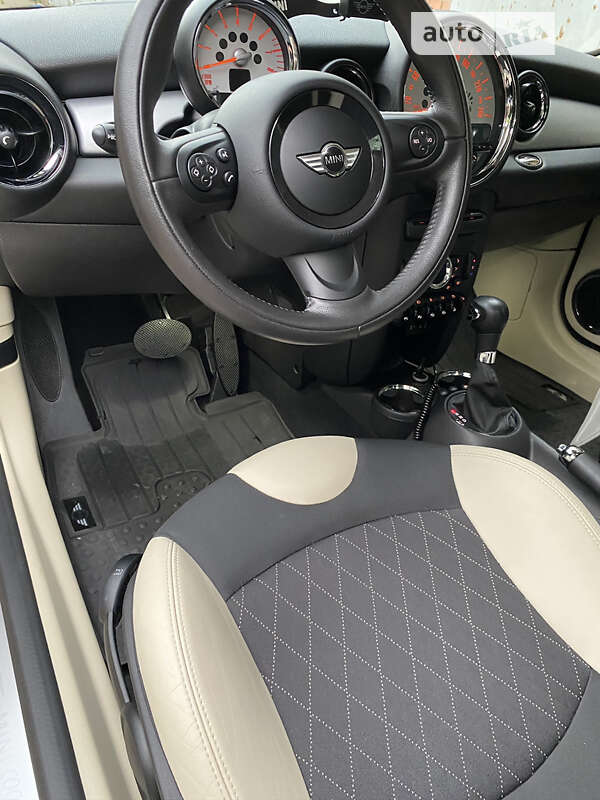 Хетчбек MINI Hatch 2012 в Києві