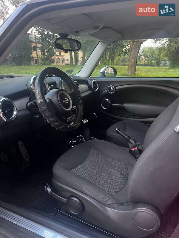 Хэтчбек MINI Hatch 2007 в Львове