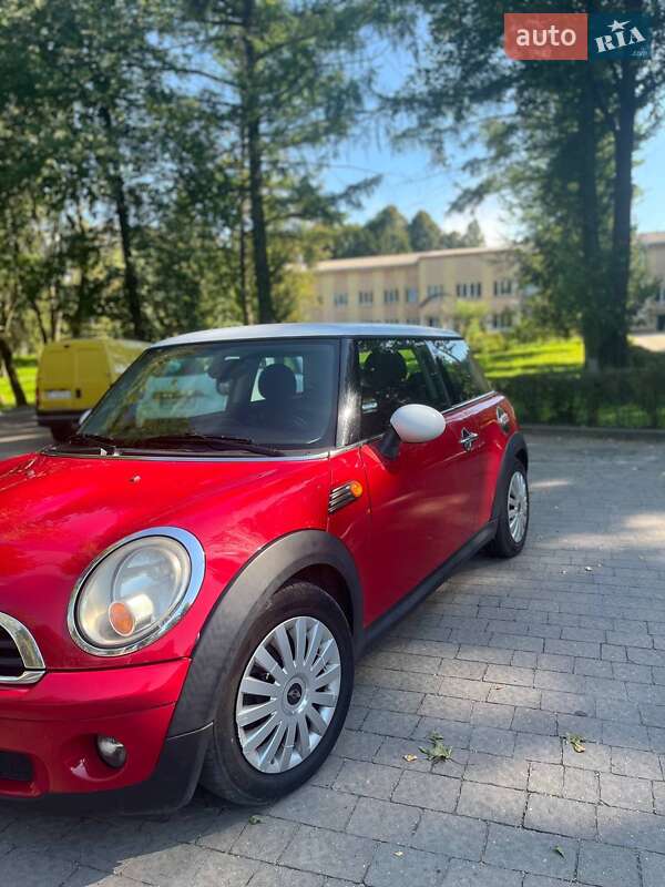 Хэтчбек MINI Hatch 2007 в Львове