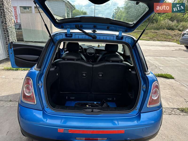 Хэтчбек MINI Hatch 2011 в Дубно
