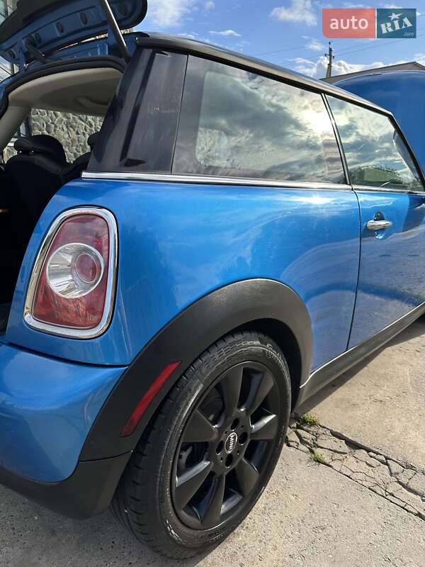 Хэтчбек MINI Hatch 2011 в Дубно