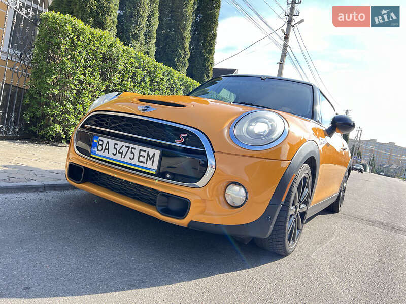 Хэтчбек MINI Hatch 2014 в Киеве