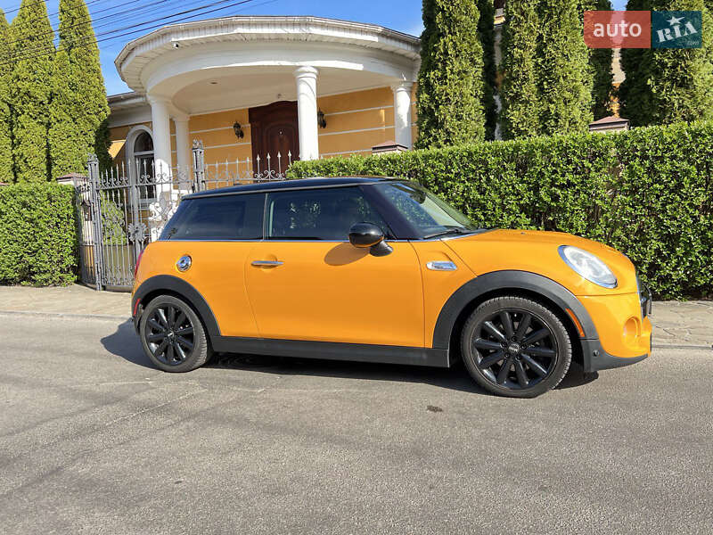 Хэтчбек MINI Hatch 2014 в Киеве фото Хэтчбек MINI Hatch 2014 в Киеве