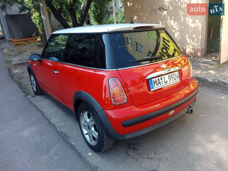 Хэтчбек MINI Hatch 2004 в Кременчуге