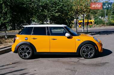 Хэтчбек MINI Hatch 2015 в 