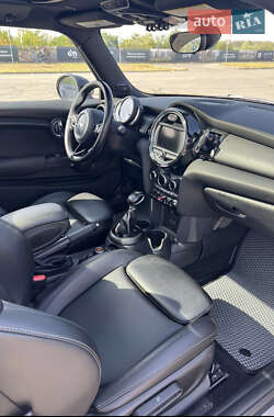 Хэтчбек MINI Hatch 2017 в Киеве