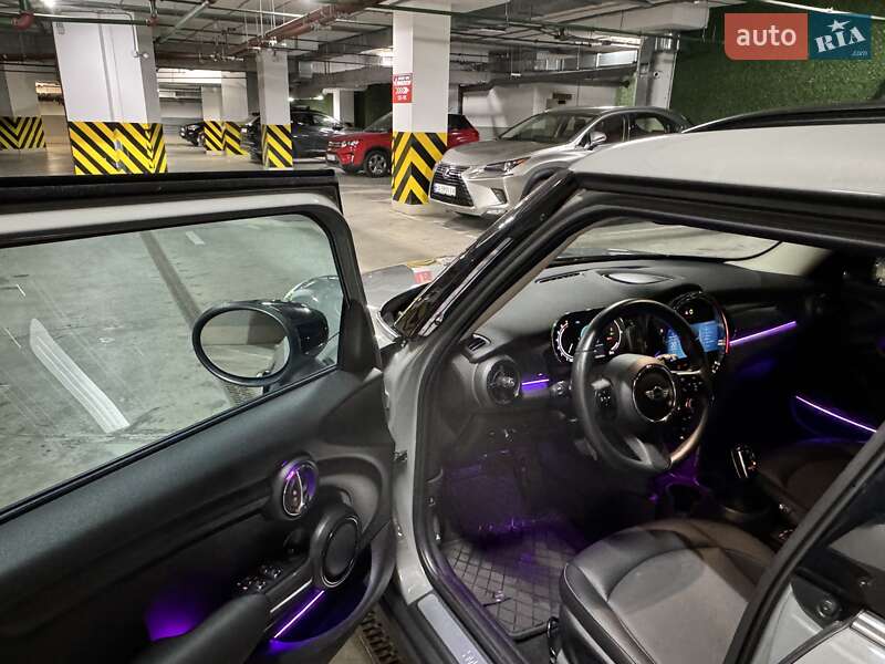 Хетчбек MINI Hatch 2021 в Києві