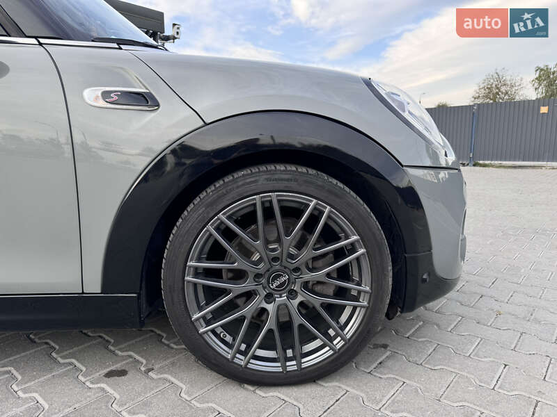 Хэтчбек MINI Hatch 2016 в Киеве