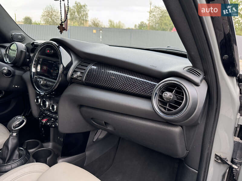 Хэтчбек MINI Hatch 2016 в Киеве