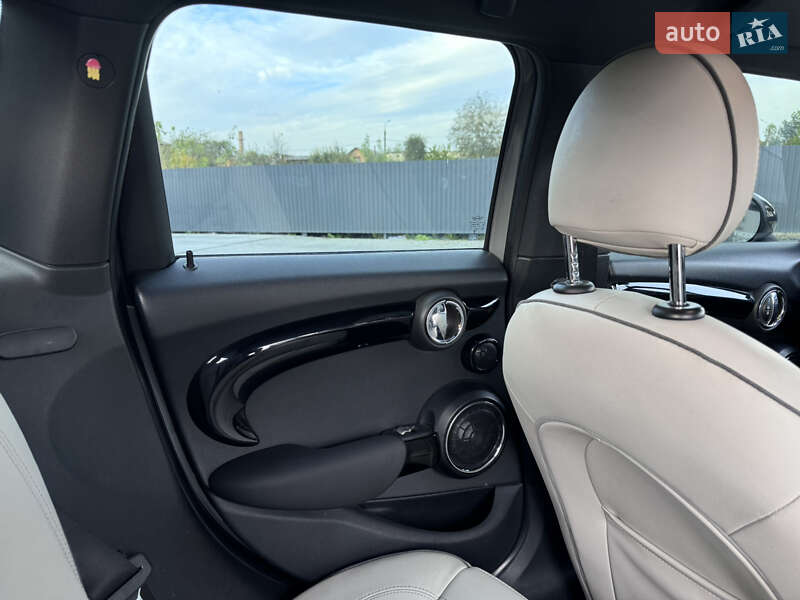 Хэтчбек MINI Hatch 2016 в Киеве
