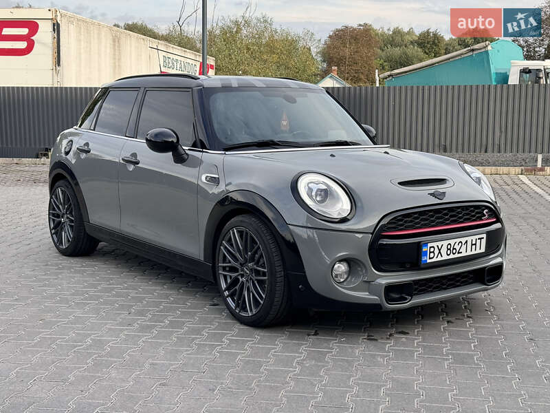 Хэтчбек MINI Hatch 2016 в Киеве