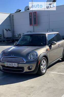 Хэтчбек MINI Hatch 2013 в Киеве