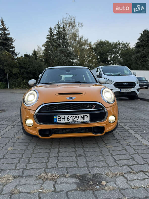 Хетчбек MINI Hatch 2015 в Львові