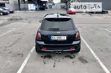 Хетчбек MINI Hatch 2007 в Пухівці