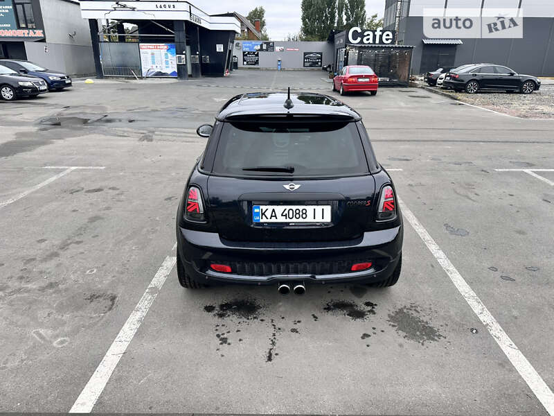 Хетчбек MINI Hatch 2007 в Пухівці