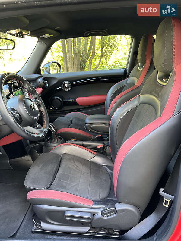 Хетчбек MINI Hatch 2019 в Рівному