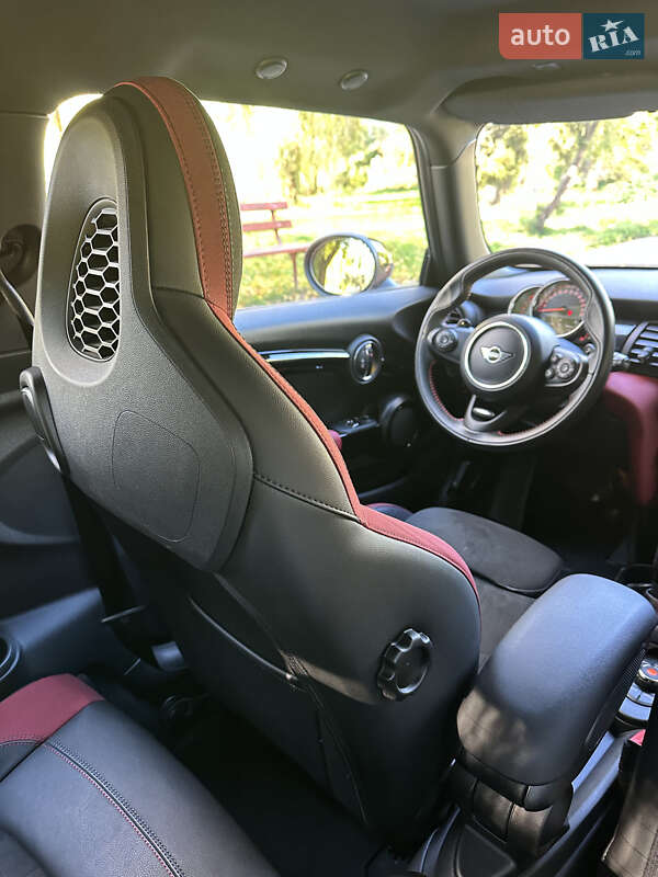 Хетчбек MINI Hatch 2019 в Рівному