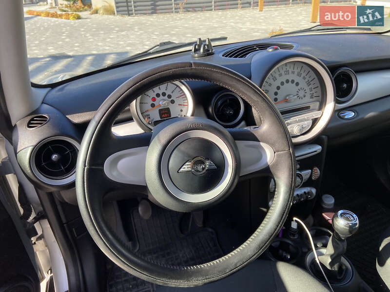 Хэтчбек MINI Hatch 2007 в Киеве