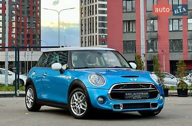 Хэтчбек MINI Hatch 2014 в Киеве