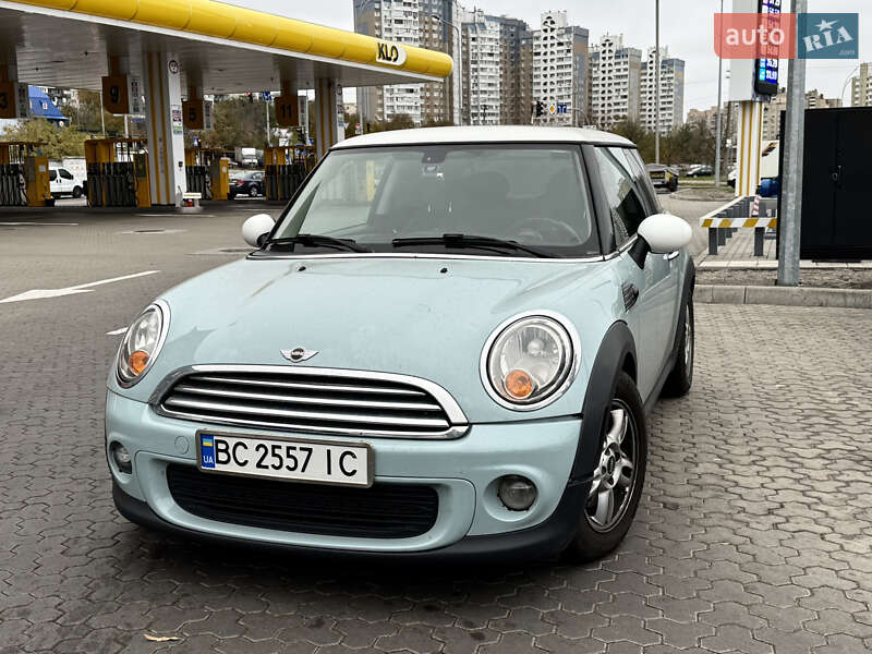 Хэтчбек MINI Hatch 2013 в Киеве