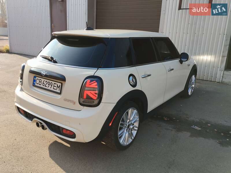 Хетчбек MINI Hatch 2018 в Чернігові