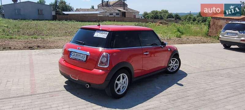Хетчбек MINI Hatch 2009 в Черкасах