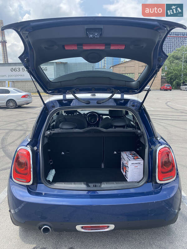 Хэтчбек MINI Hatch 2016 в Киеве