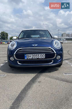 Хэтчбек MINI Hatch 2016 в Киеве