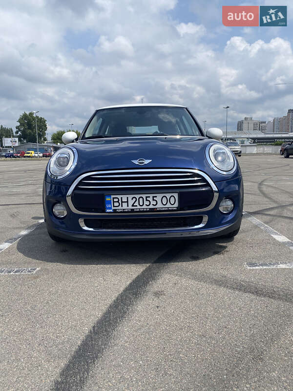 Хэтчбек MINI Hatch 2016 в Киеве