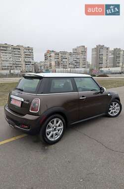 Хэтчбек MINI Hatch 2011 в 
