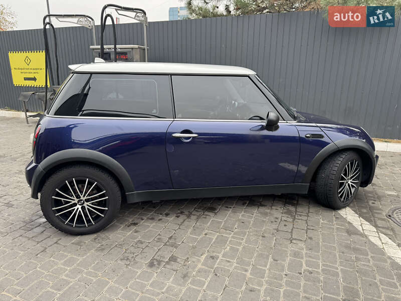 Хетчбек MINI Hatch 2005 в Дніпрі