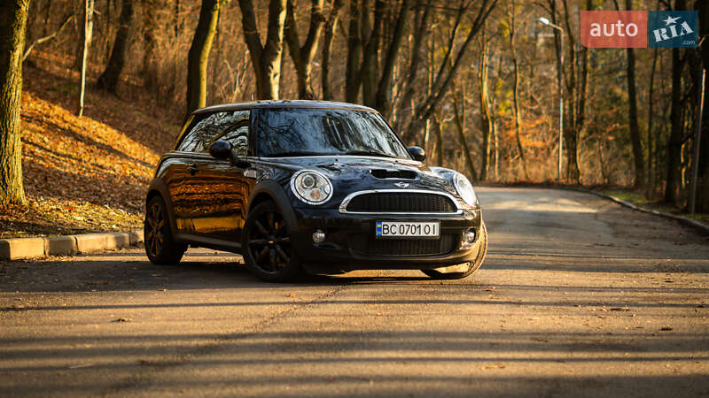 Хэтчбек MINI Hatch 2009 в Львове