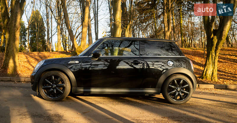 Хэтчбек MINI Hatch 2009 в Львове