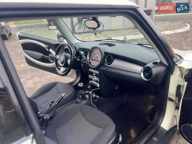 Хетчбек MINI Hatch 2008 в Рівному