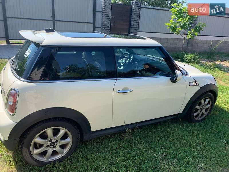 Хетчбек MINI Hatch 2009 в Вишгороді