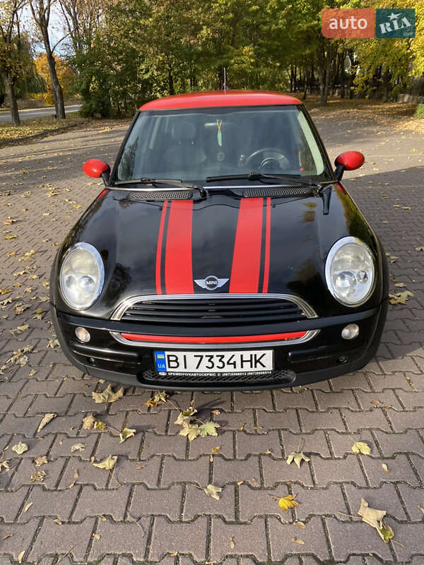 Хэтчбек MINI Hatch 2003 в Миргороде
