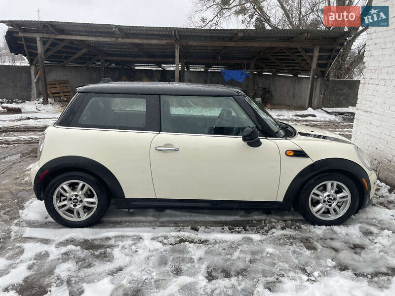 Хэтчбек MINI Hatch 2012 в 
