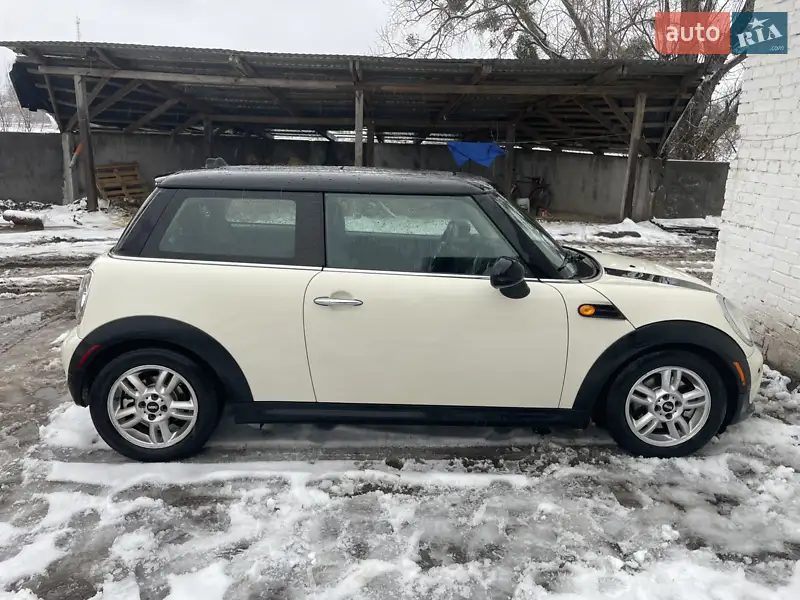 Хэтчбек MINI Hatch 2012 в 
