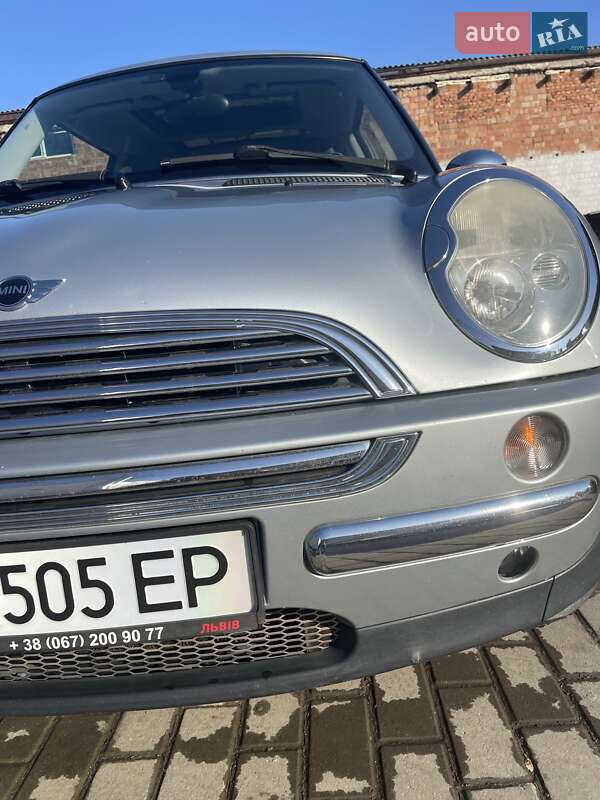 Хетчбек MINI Hatch 2003 в Чернівцях